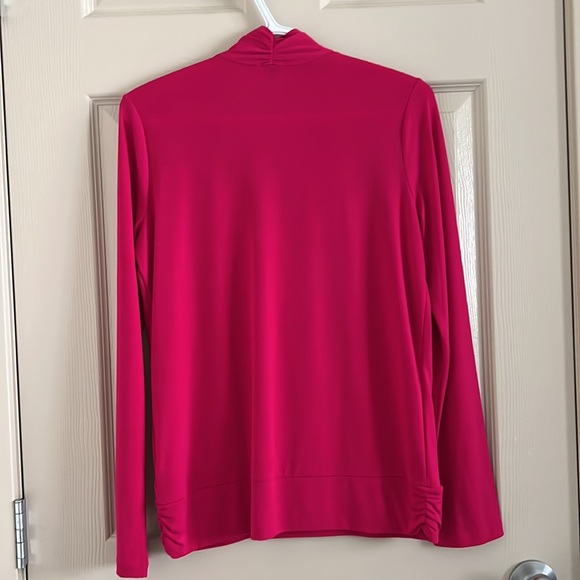 Anne Klein blouse in fuschia - Picture 3 of 9